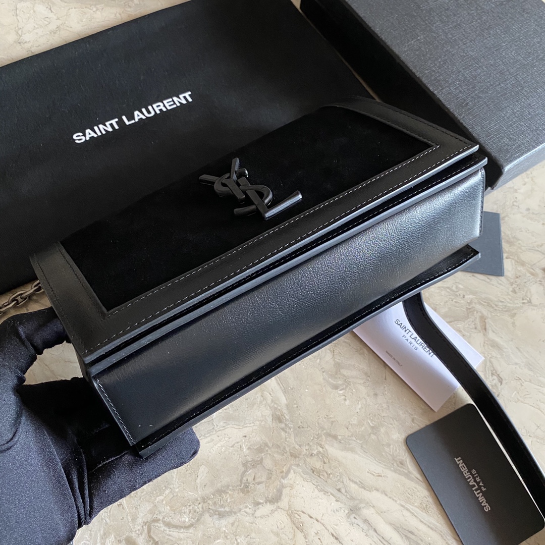 Y51 Monogram All Over Camera Bag