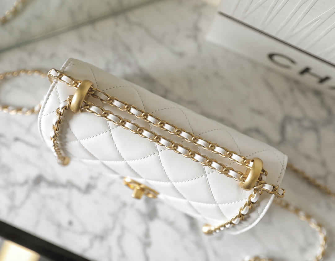 𝖠𝗇𝗍𝗂𝖻𝖺 flap bag