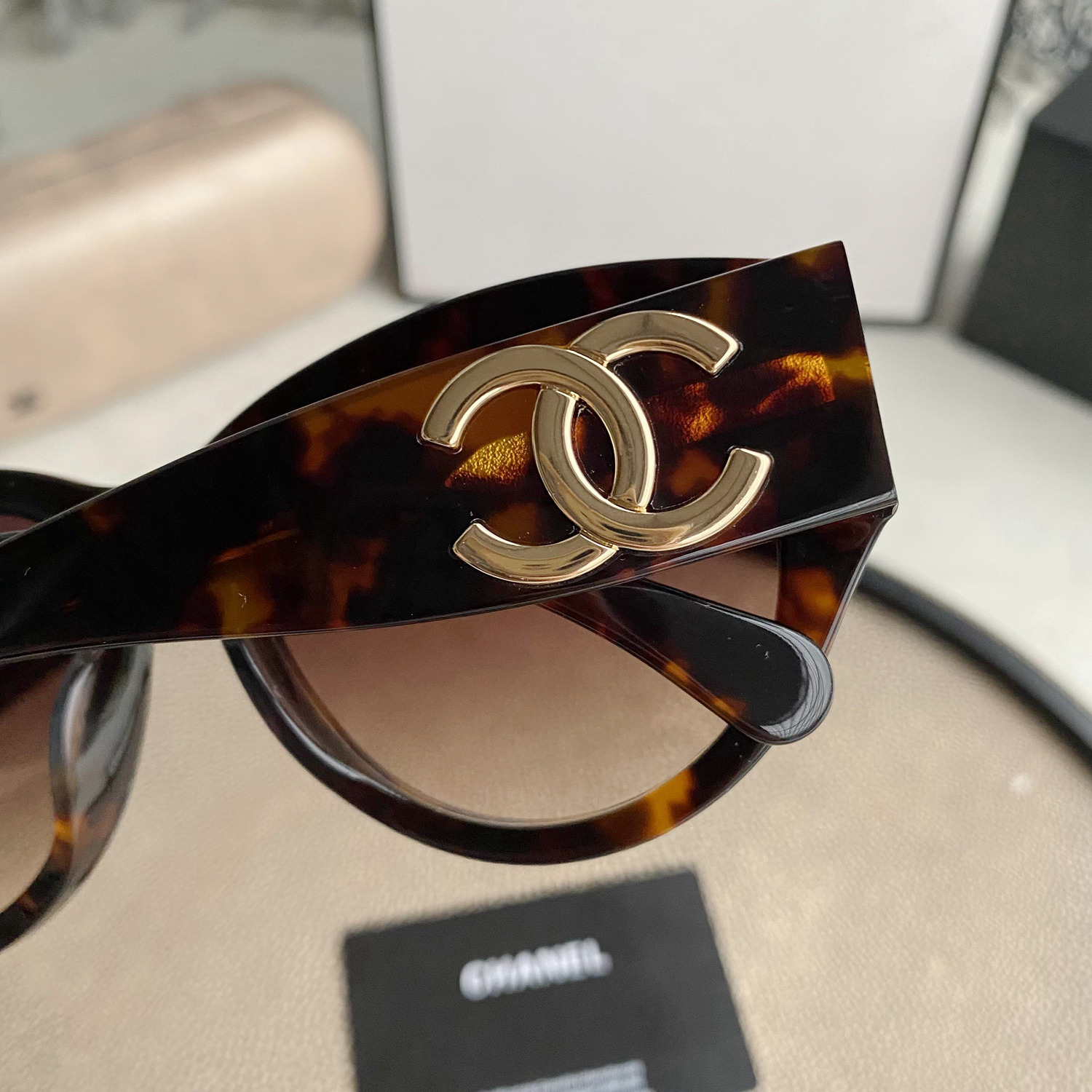 Vintage Ch**el sunglasses