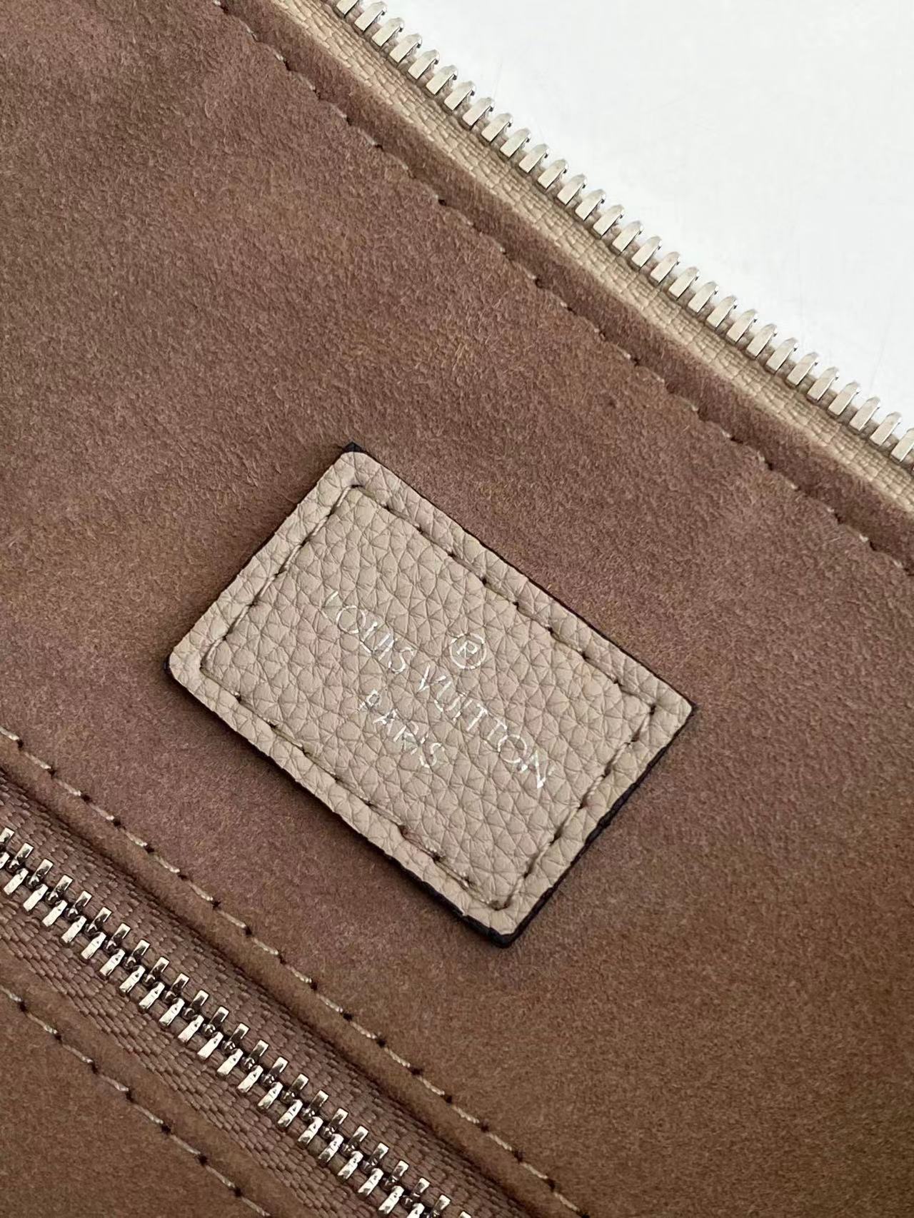 BEAUBOURG HOBO MM
