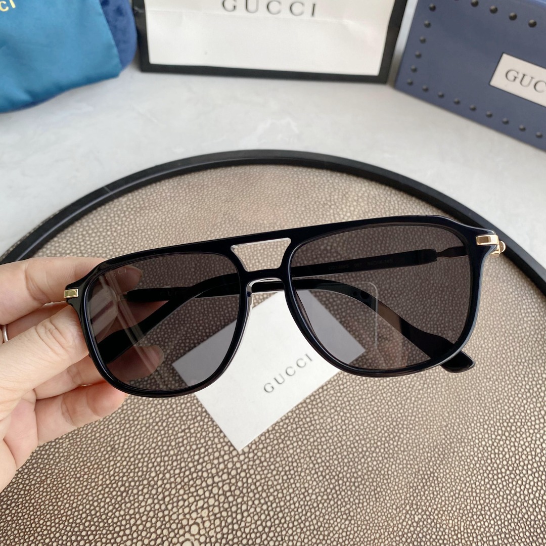 AVIATOR SUNGLASSES