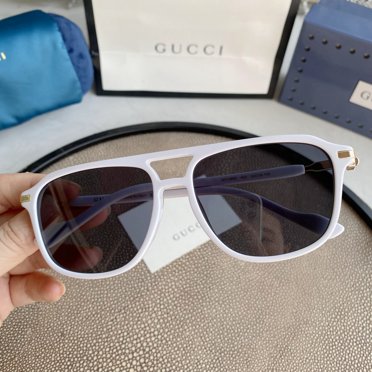 AVIATOR SUNGLASSES
