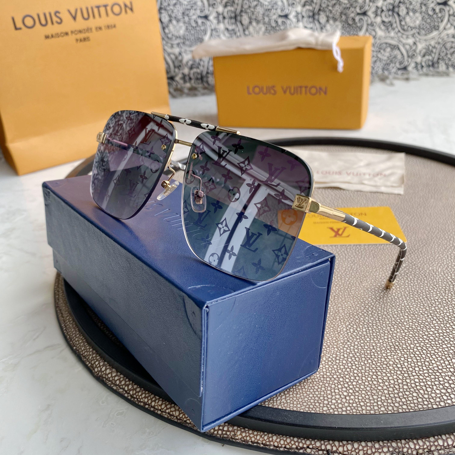 aviator sunglasses