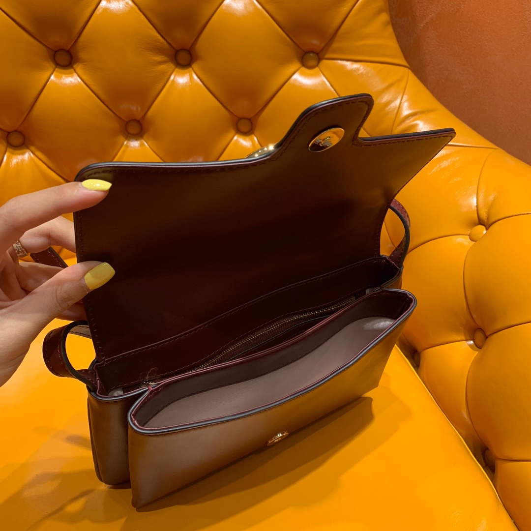 𝙂𝙪𝙘𝙘𝙞 𝘼𝙧𝙡𝙞 𝘽𝙖𝙜