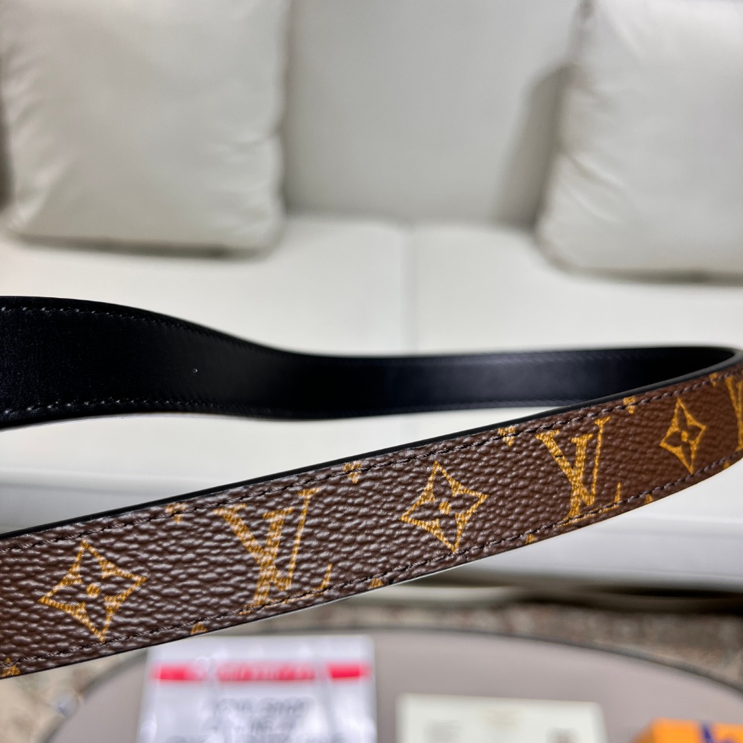 LV D1am0nd Plug Outlet