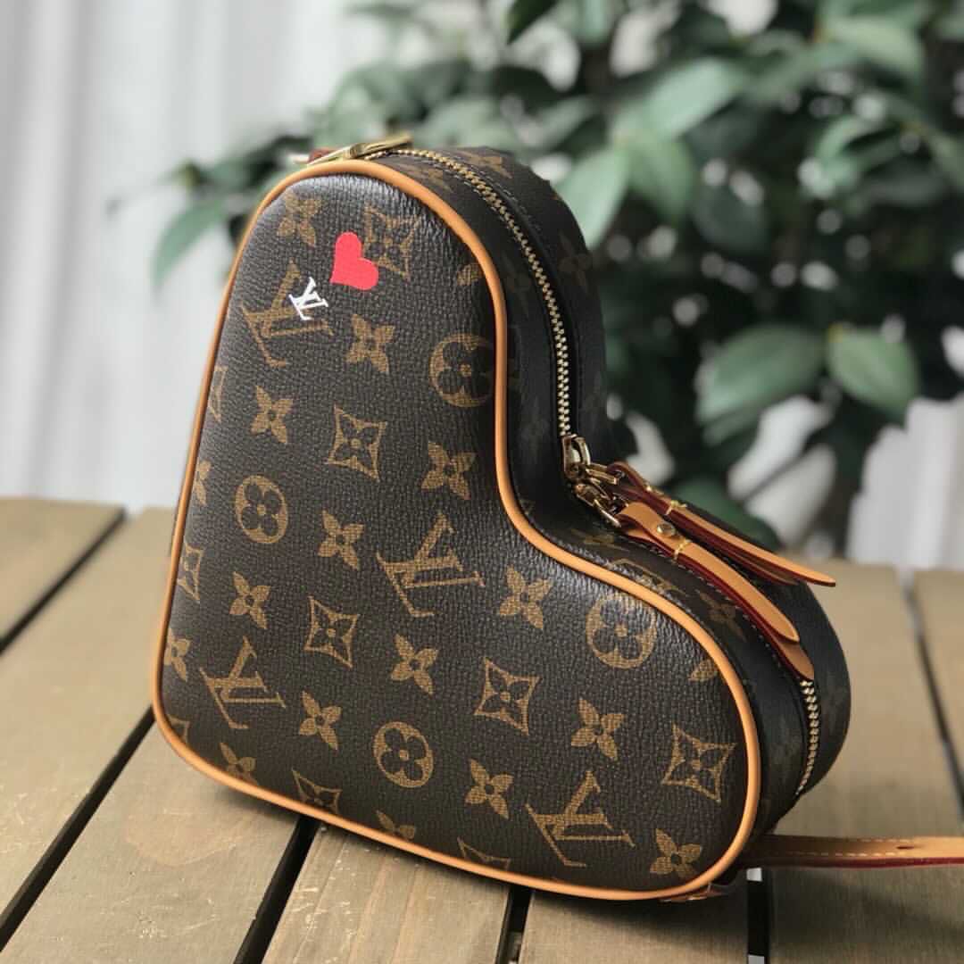 L0vis Vvtt0n Game On Cœur Bag