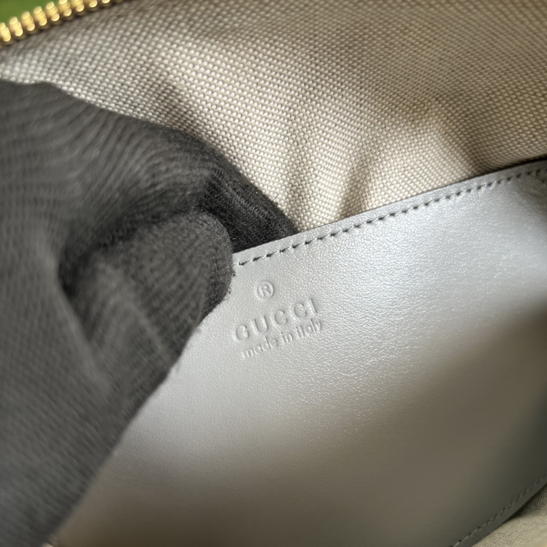 GG Matelassé leather small bag