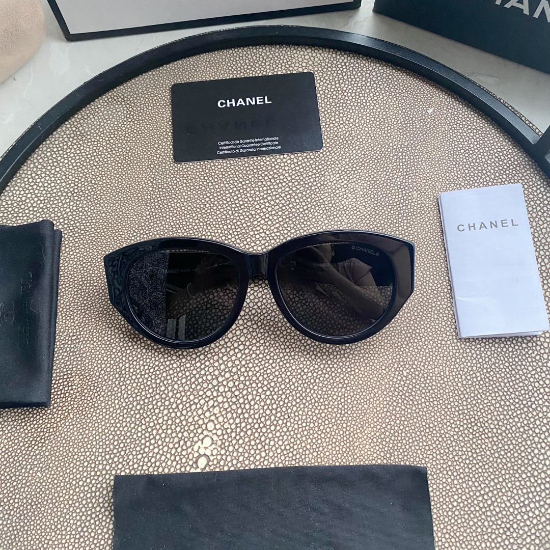 Vintage Ch**el sunglasses