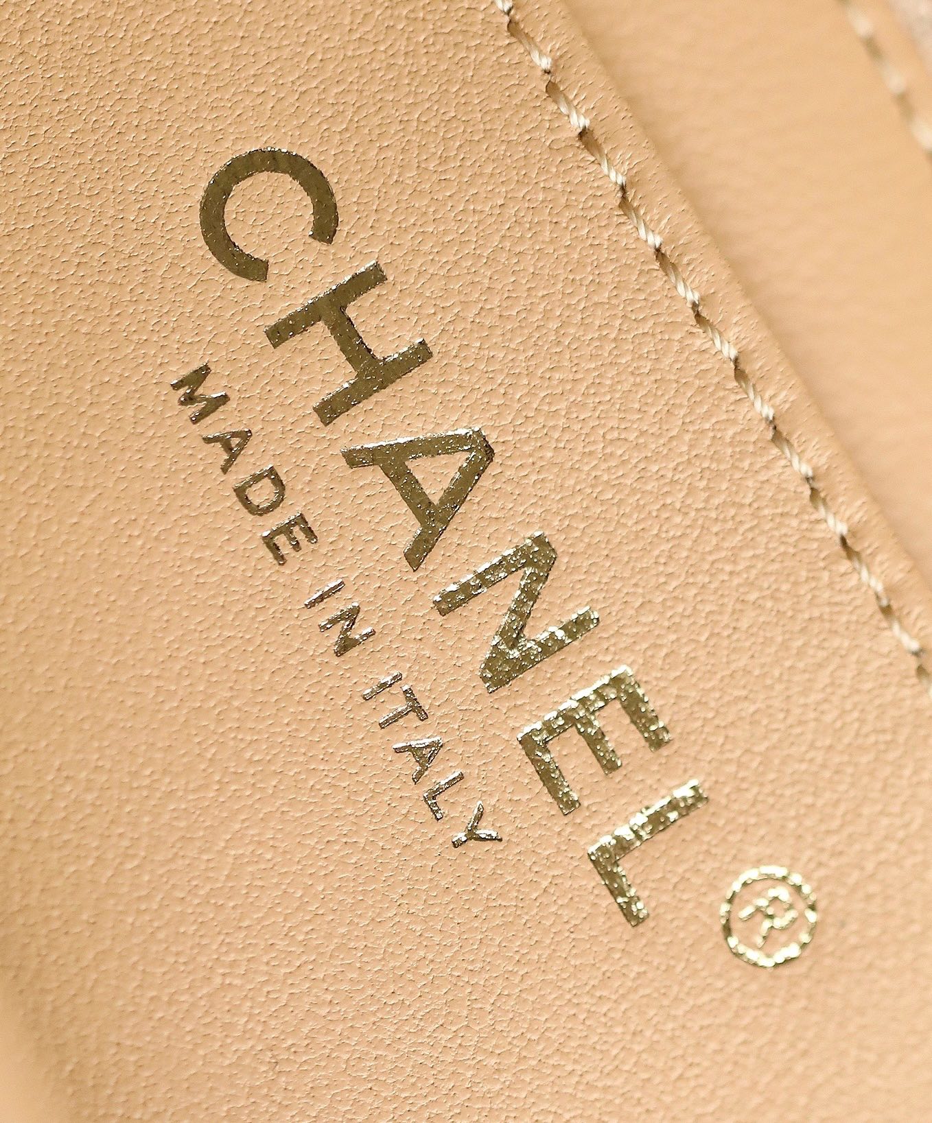 Ch**el classic flap mini with golden ball