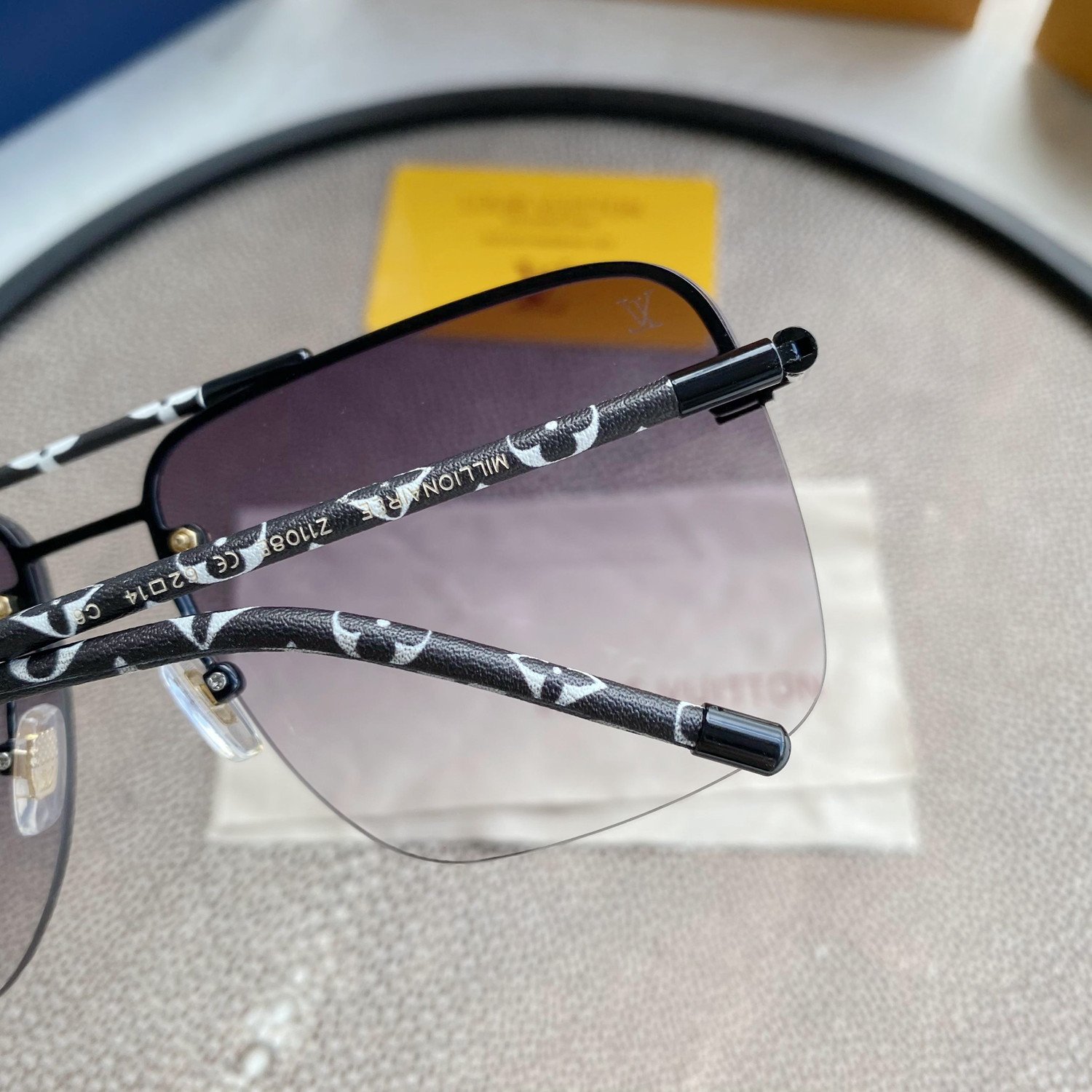Sa1nt Lau*nt EYEWEAR