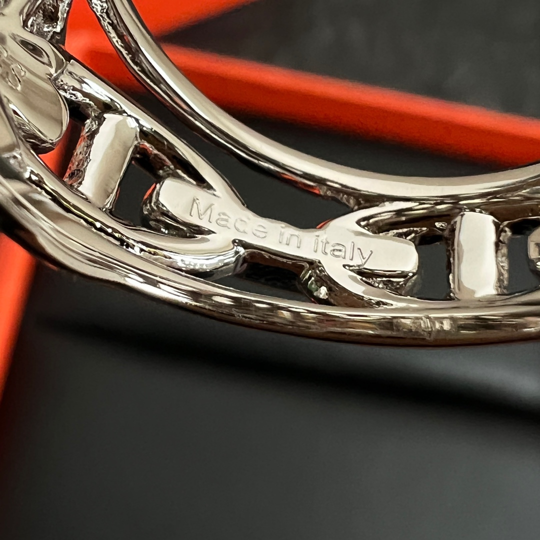 H**me5 Constance Ring