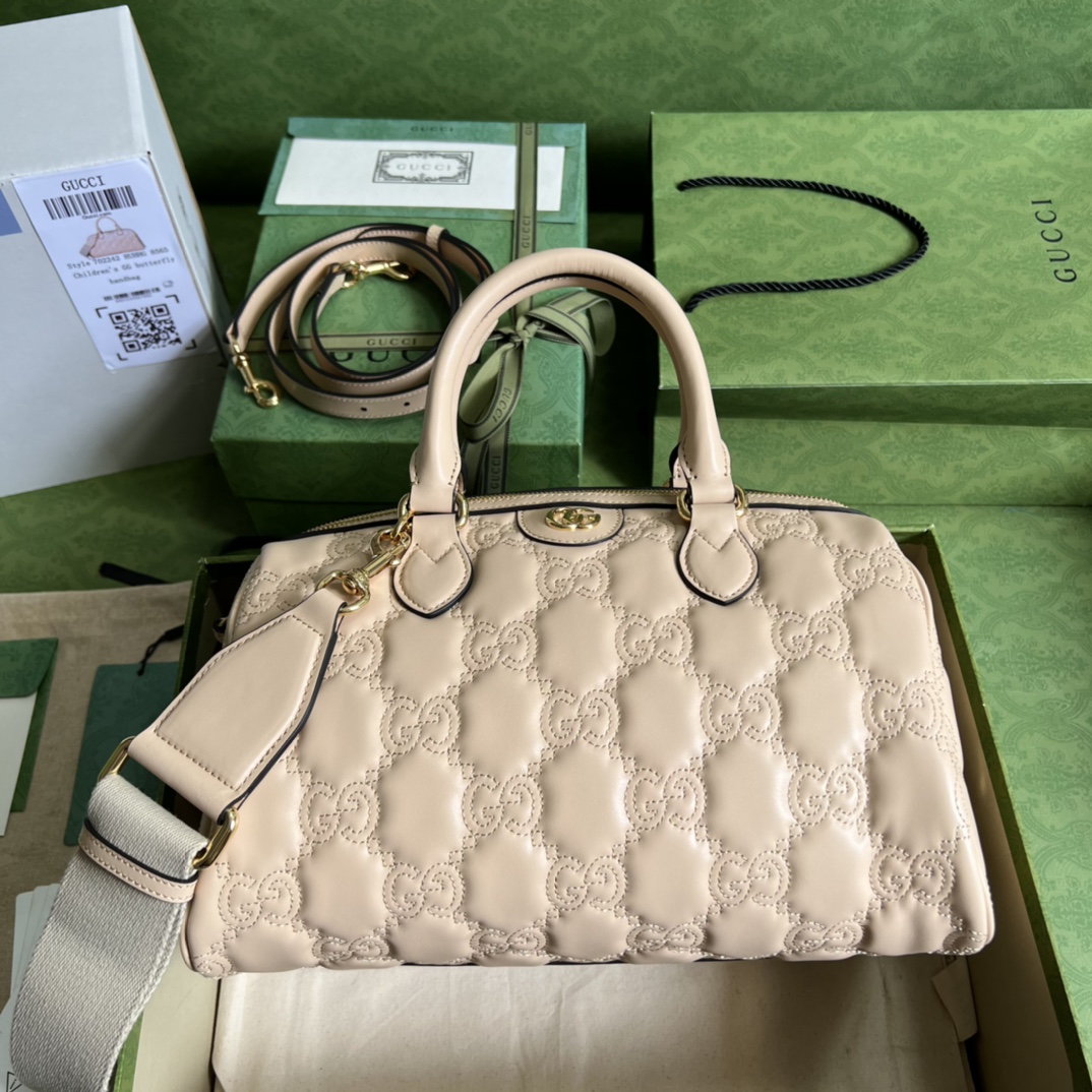GG Matelassé leather medium bag