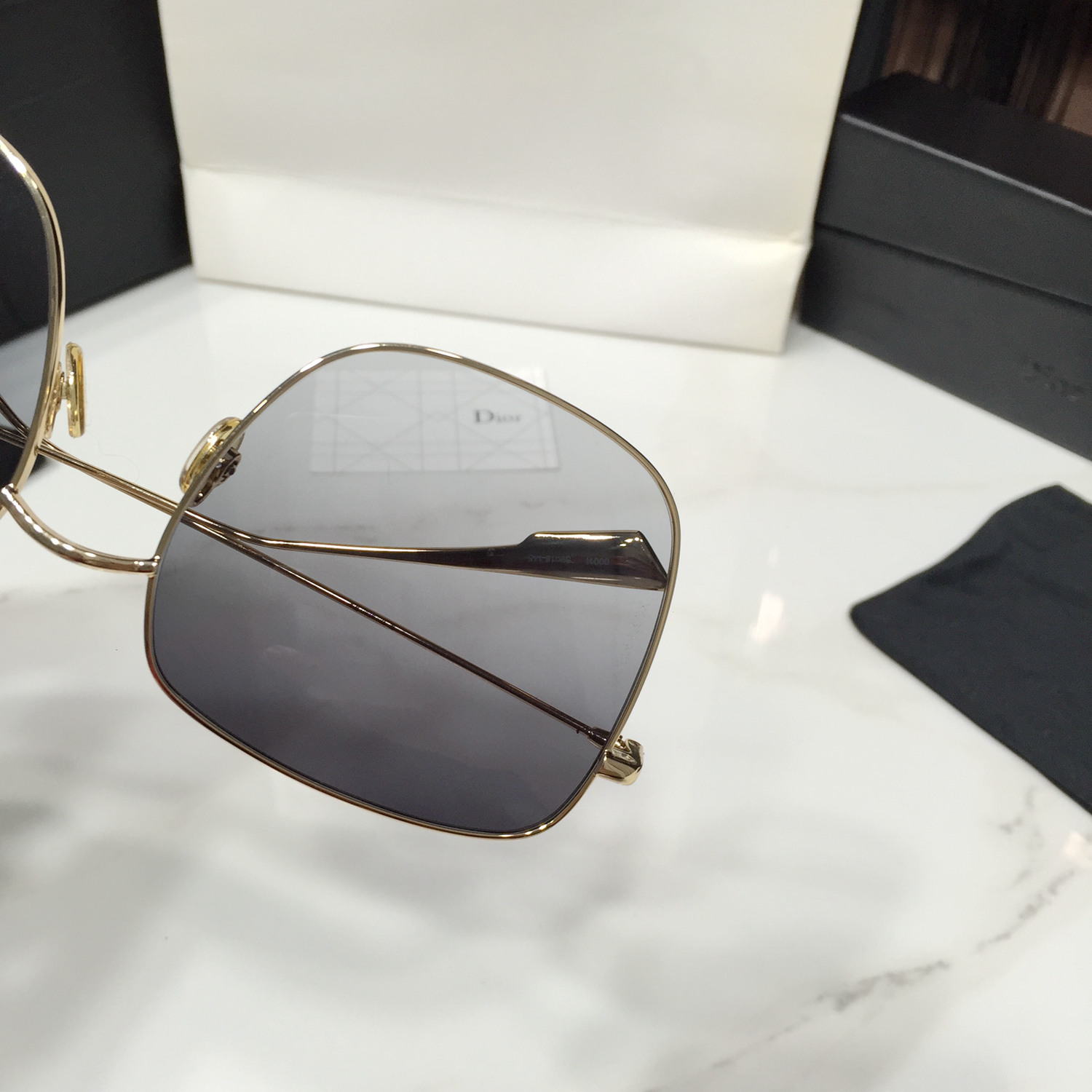 STELLAIRE Sunglasses