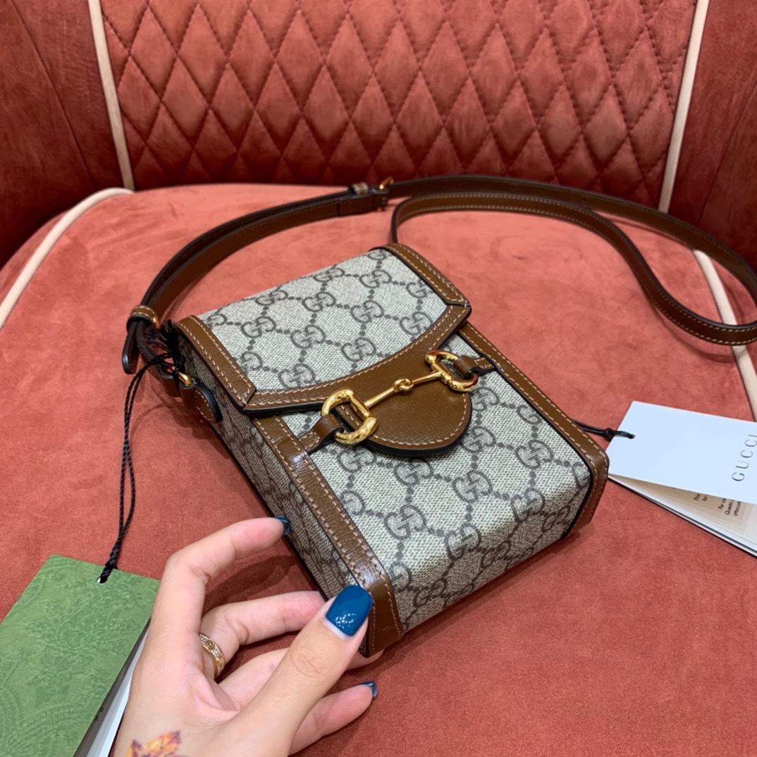 Gv*c1 Horsebit bag