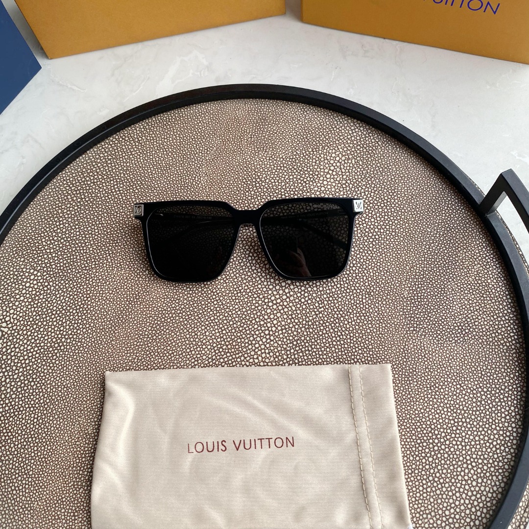 L0vis Vvtt0n | rise square sunglasses