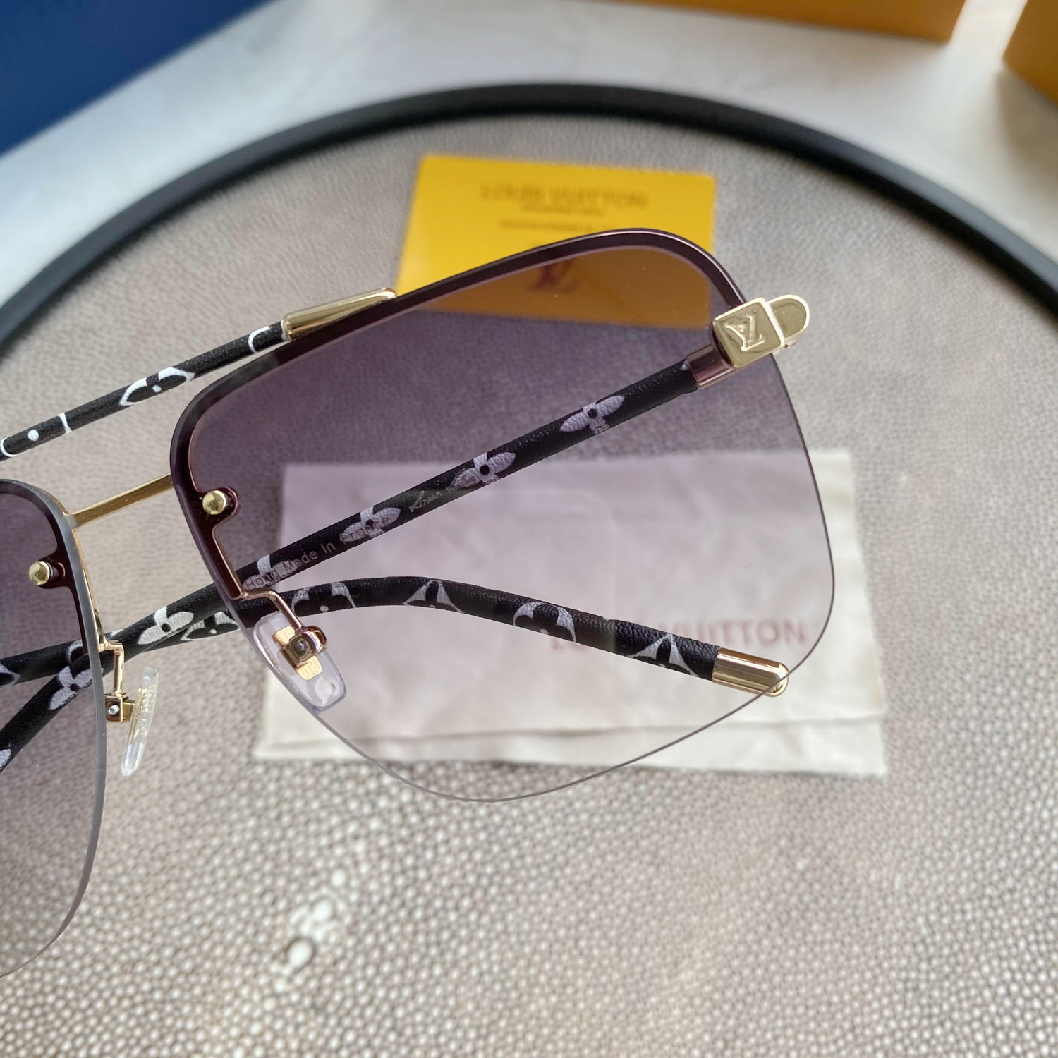 aviator sunglasses