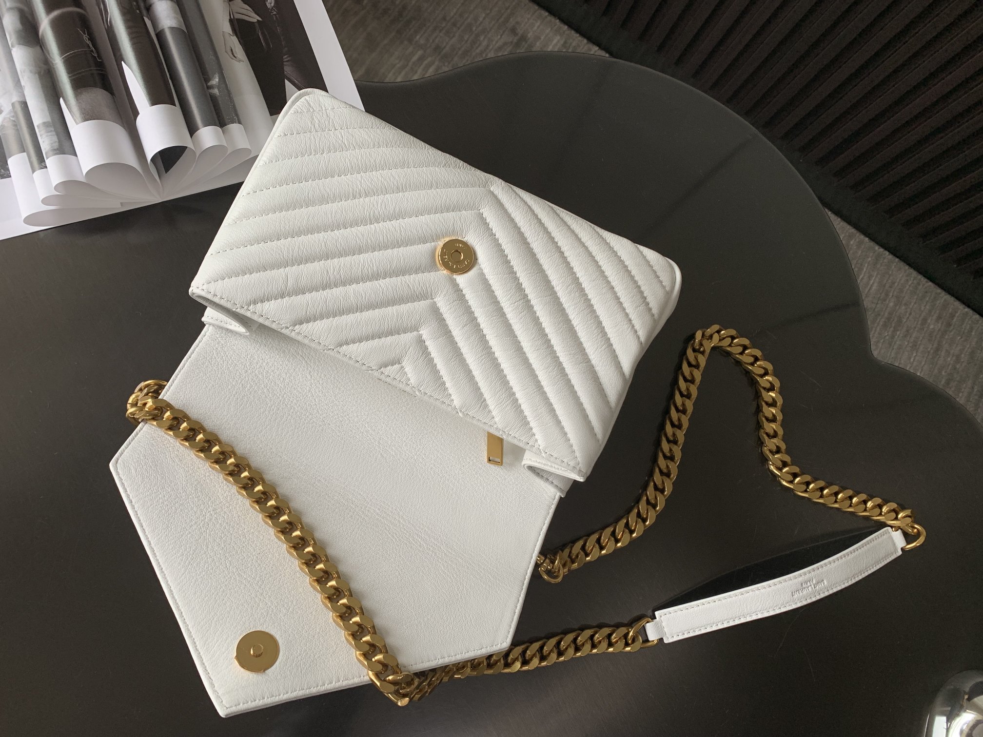 Sa1nt Lau*nt Medium Chain Bag