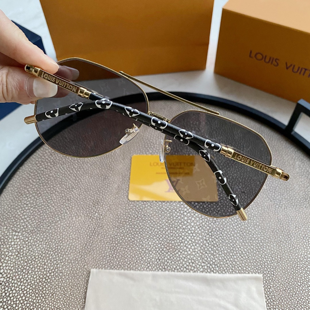 MATTHEW WILLIAMSON MAGNOLIA SUNGLASSES IN YELLOW GOLD