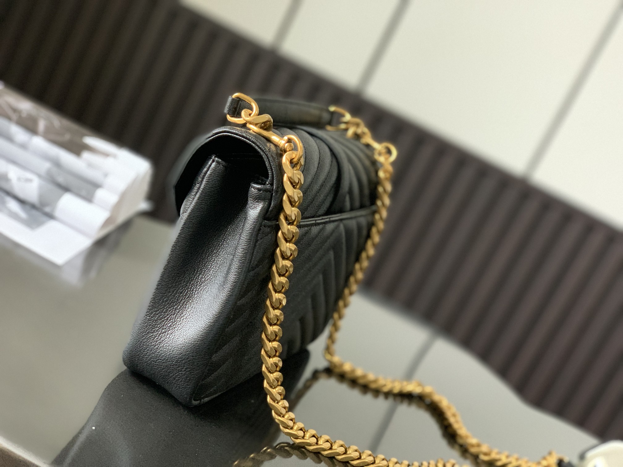 Sa1nt Lau*nt Medium Chain Bag