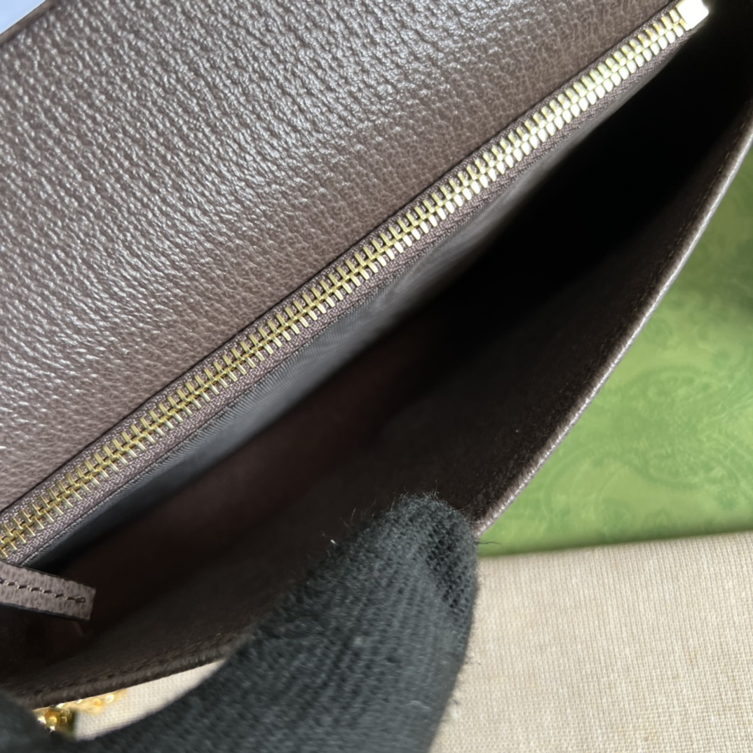 Gvc*1 Horsebit 1955 wallet with chain