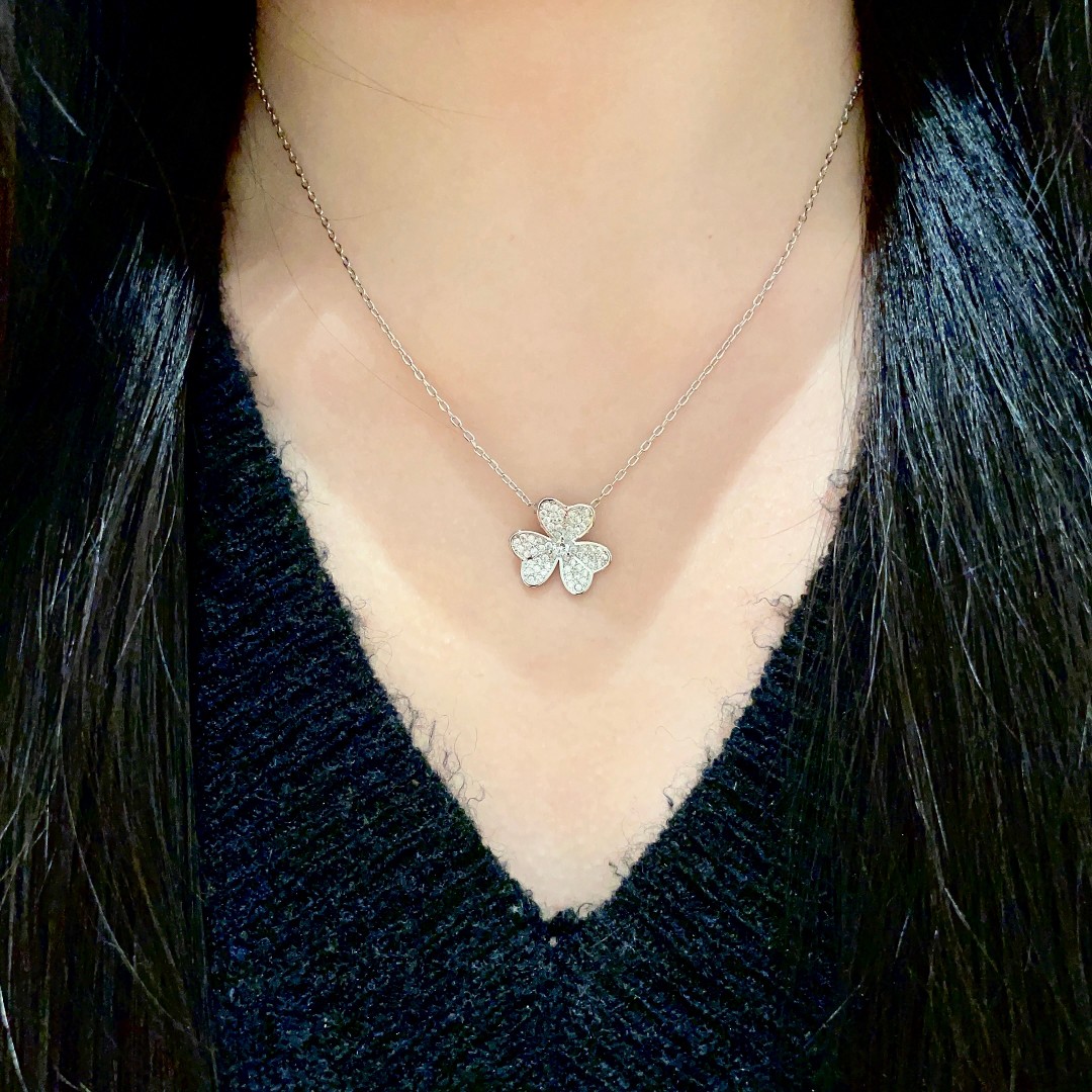 V*n Cl**f Vintage Alhambra Necklace