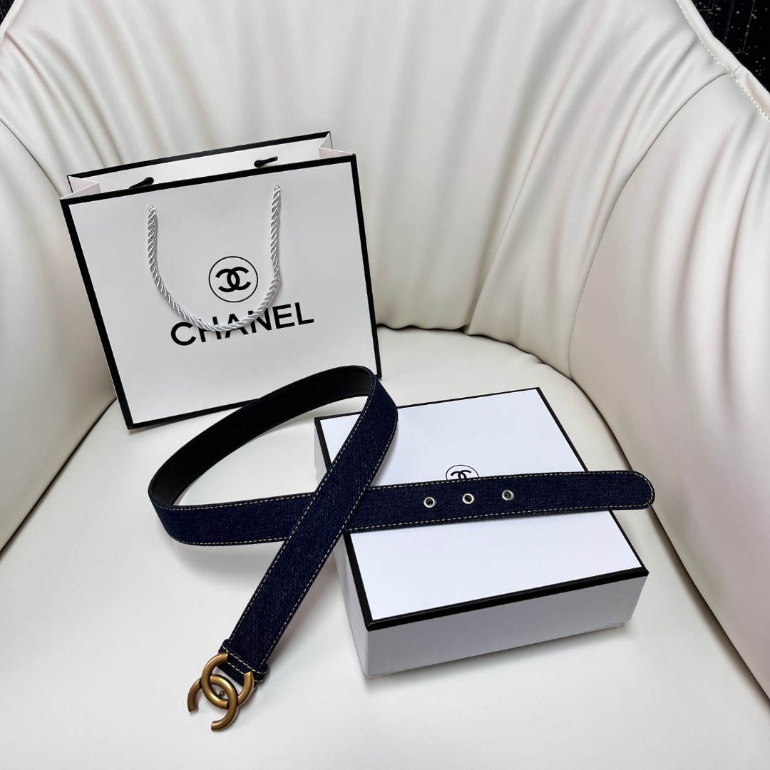 Ch**el Pre-Owned 1990s CC Turn-lock denim belt