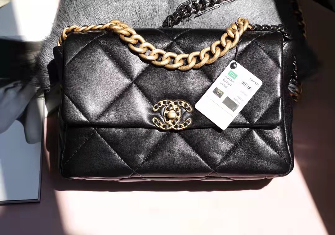 Ch**el 19 LARGE HANDBAG