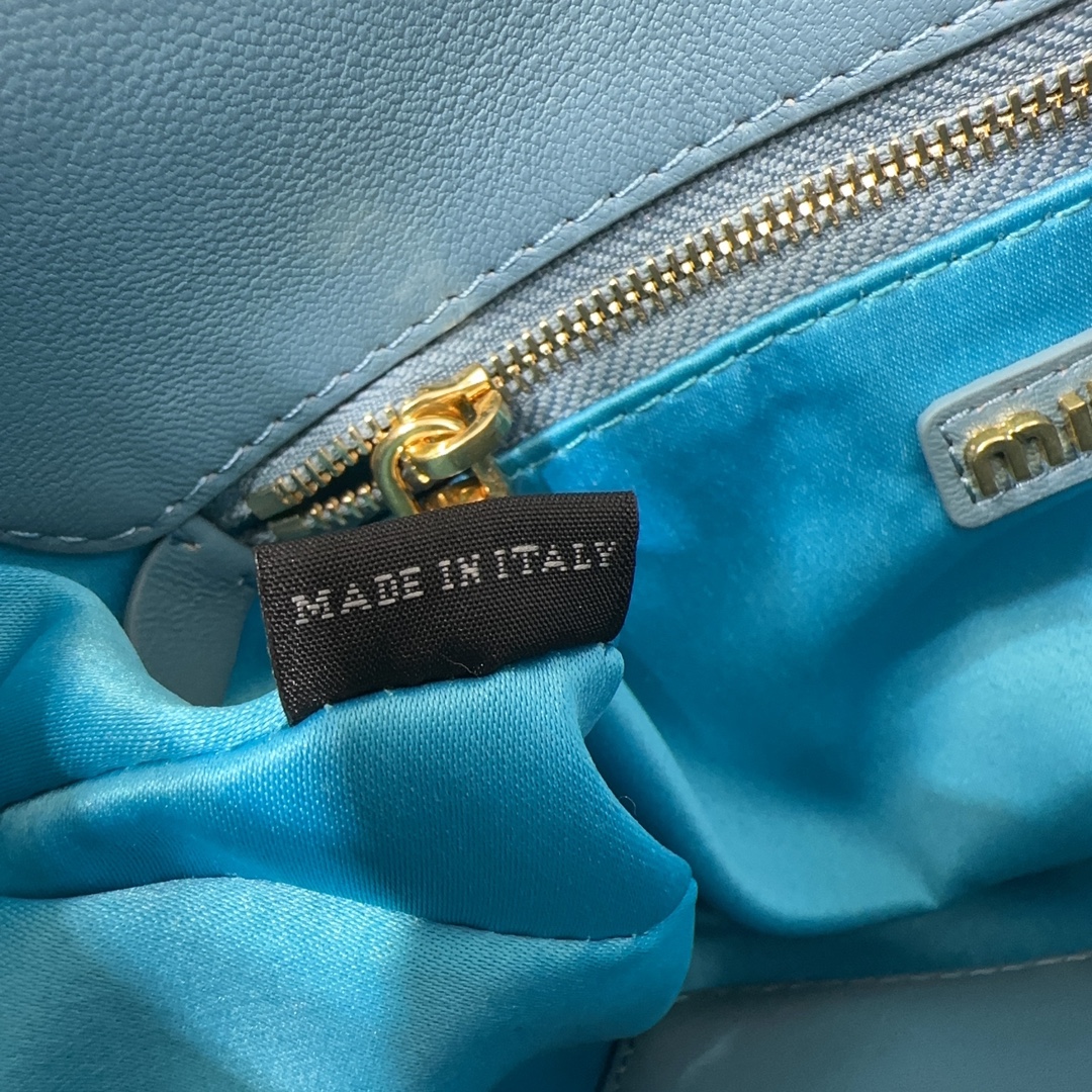 M1um1u Hobo bag