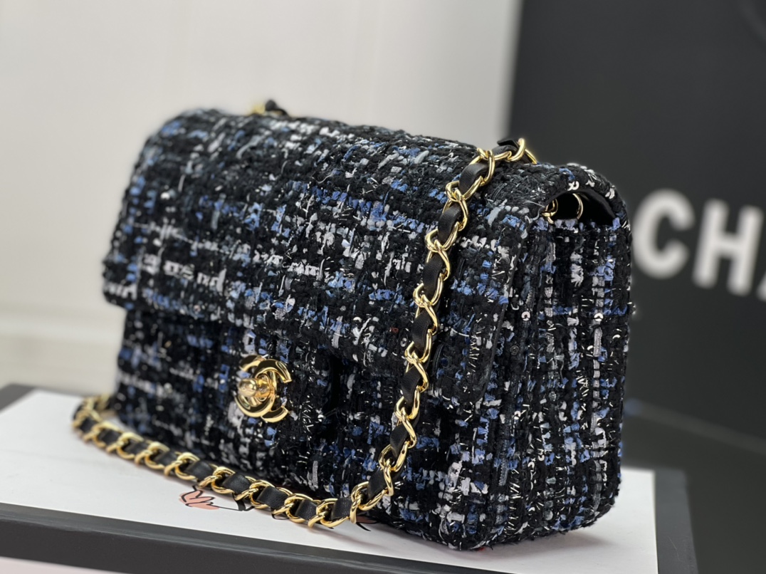 MINI CLASSIC FLAP BAG
