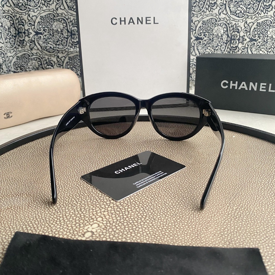Vintage Ch**el sunglasses
