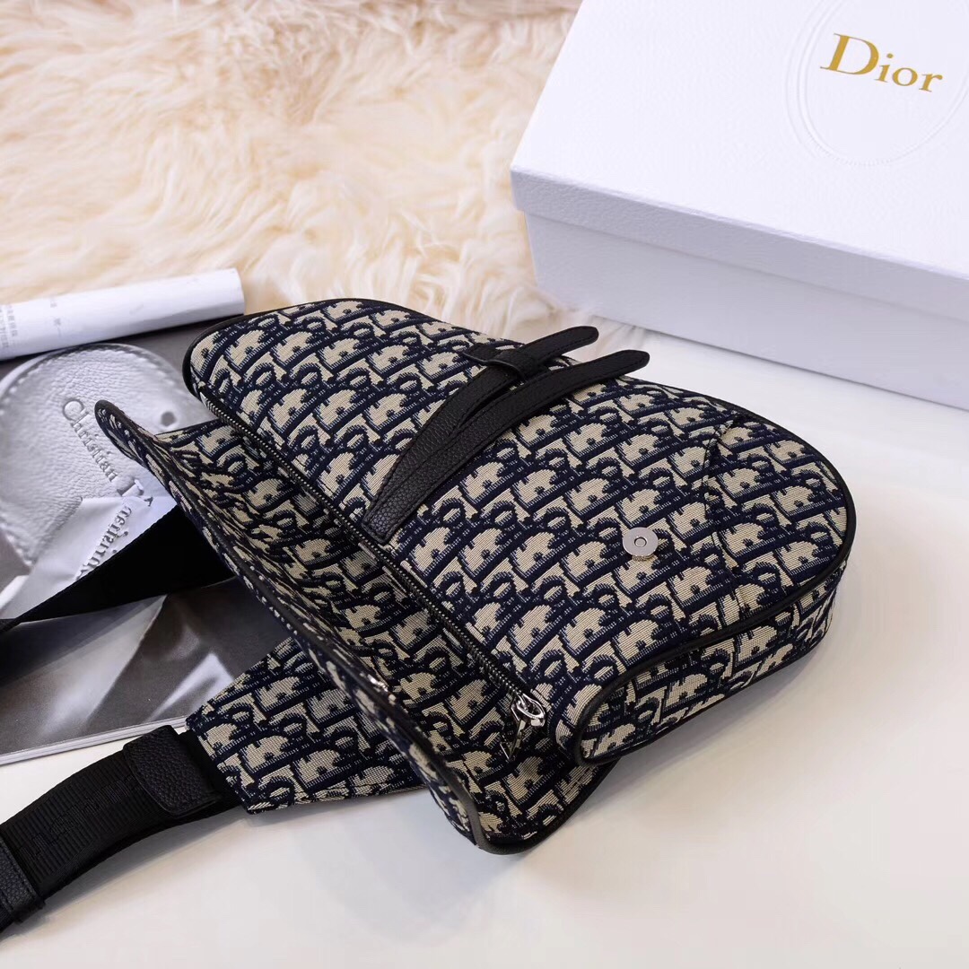 D10r Men’s Saddle Bag