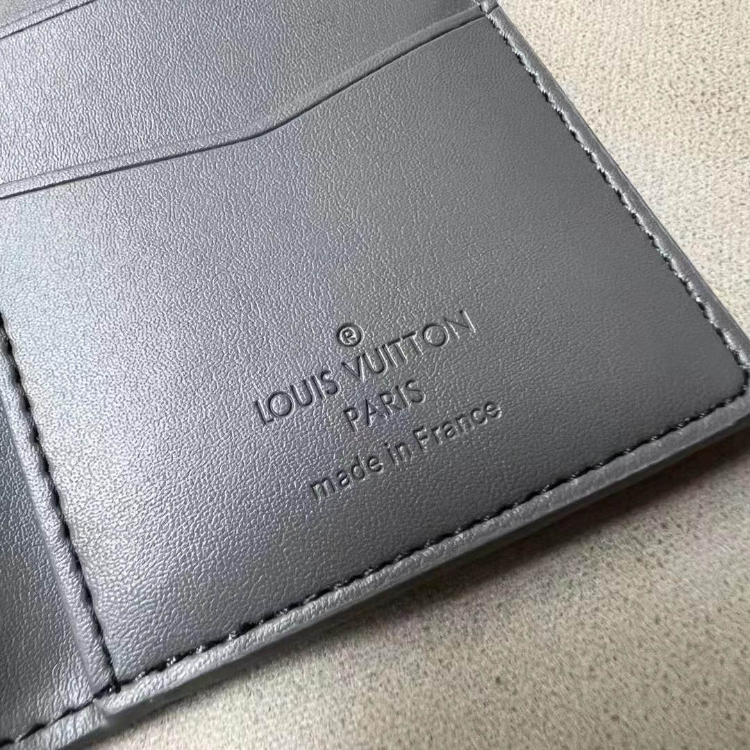 L0vis Vvtt0n small wallets for men