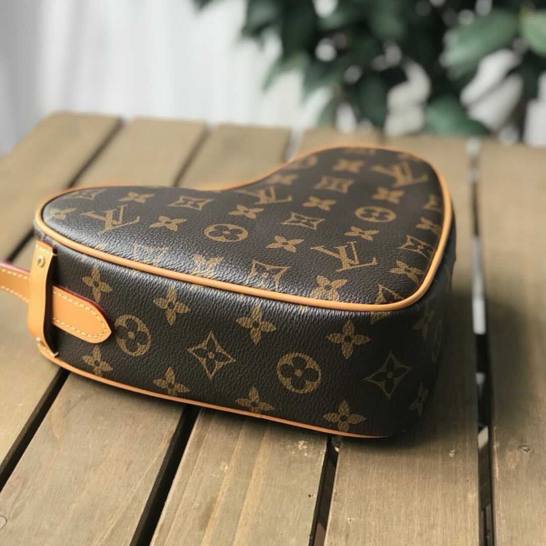 L0vis Vvtt0n Game On Cœur Bag