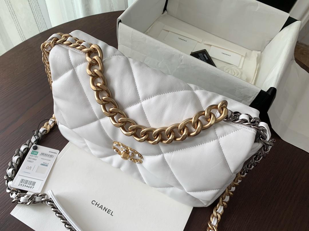 Ch**el 19 medium