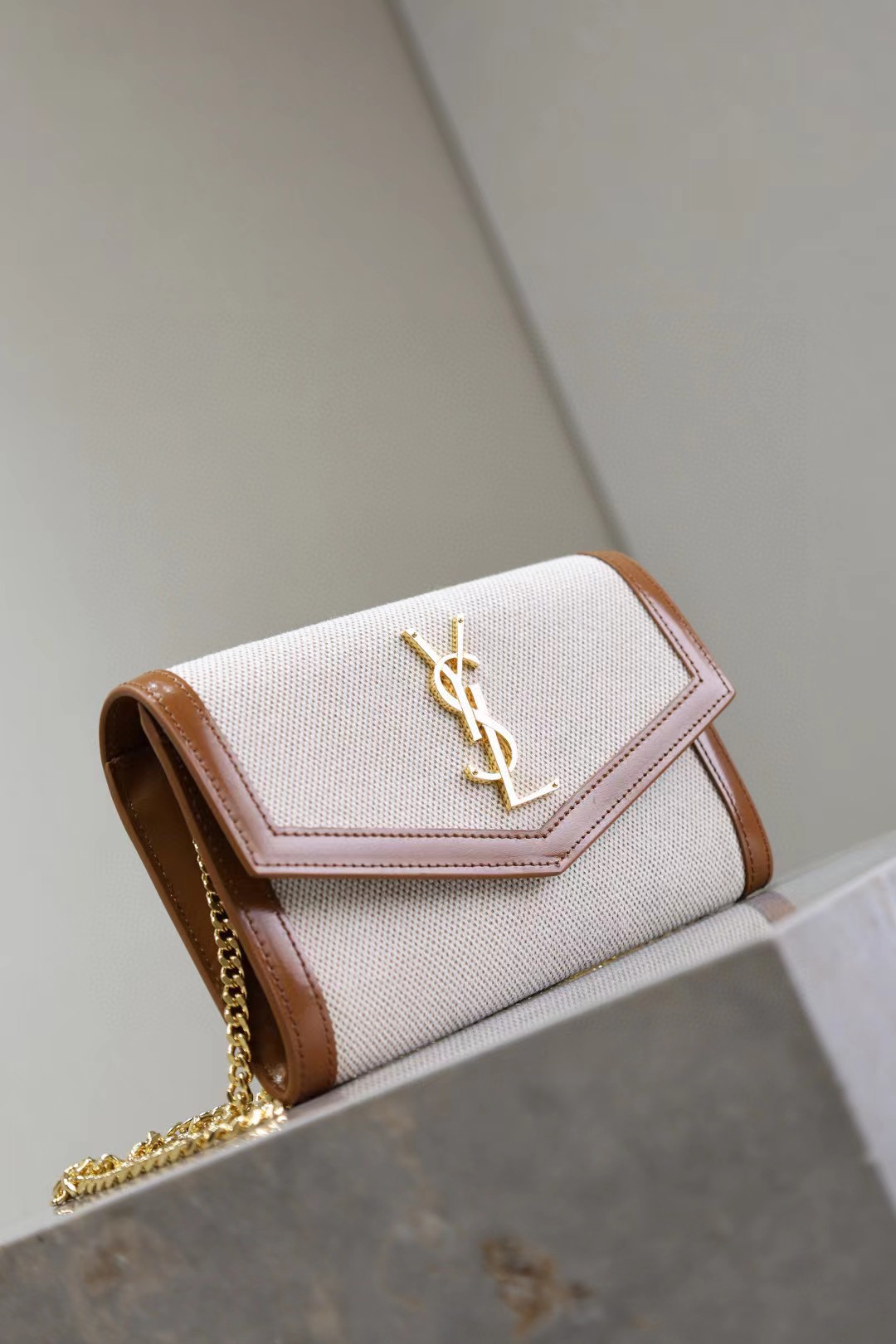 Y51 Uptown Clutch