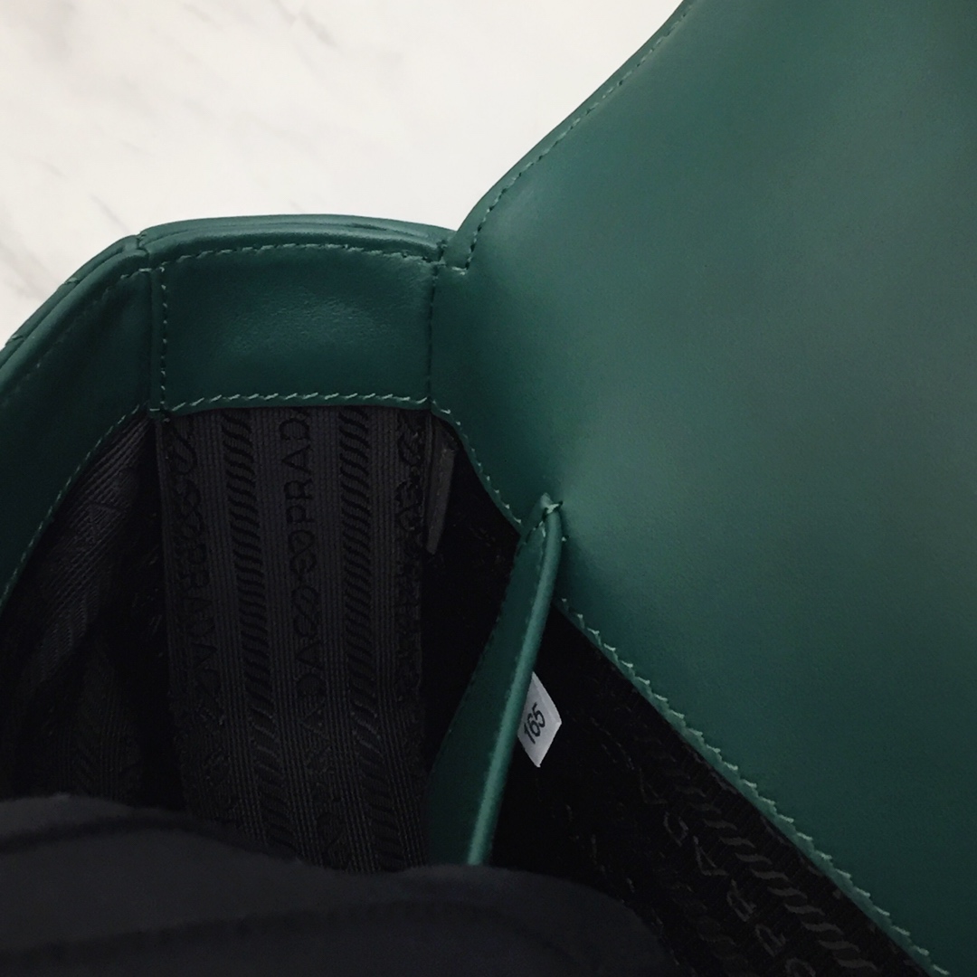 Pra*a Diagramme bag