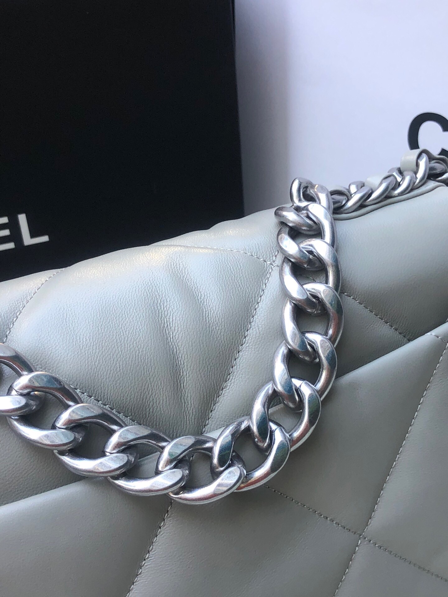 Ch**el 19 medium