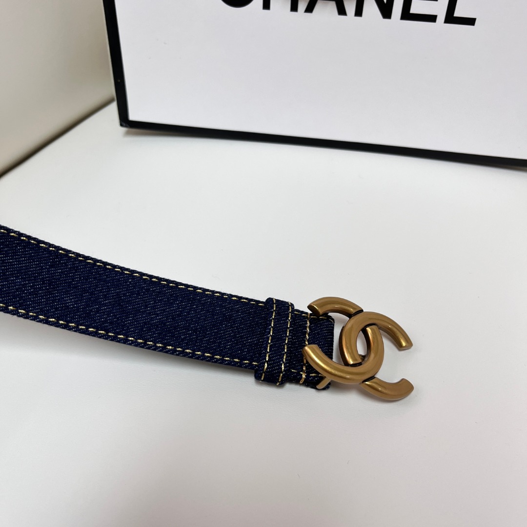 Ch**el Pre-Owned 1990s CC Turn-lock denim belt