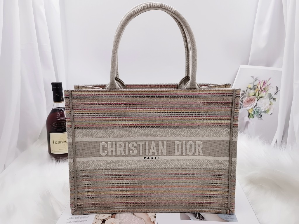 D10r Book Tote