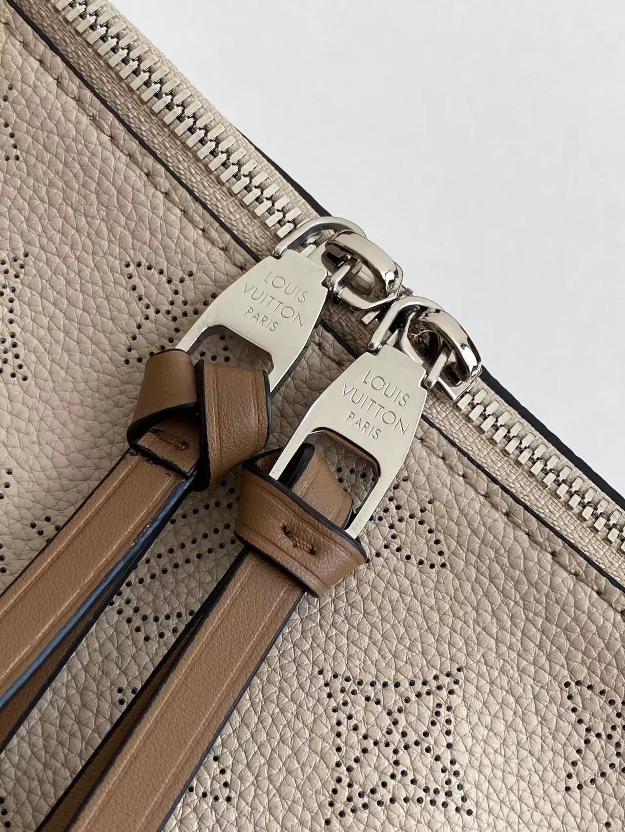 BEAUBOURG HOBO MM
