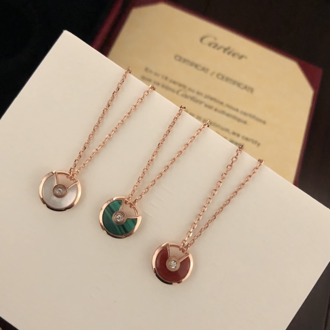 Amulette de Ca*t1er Necklace