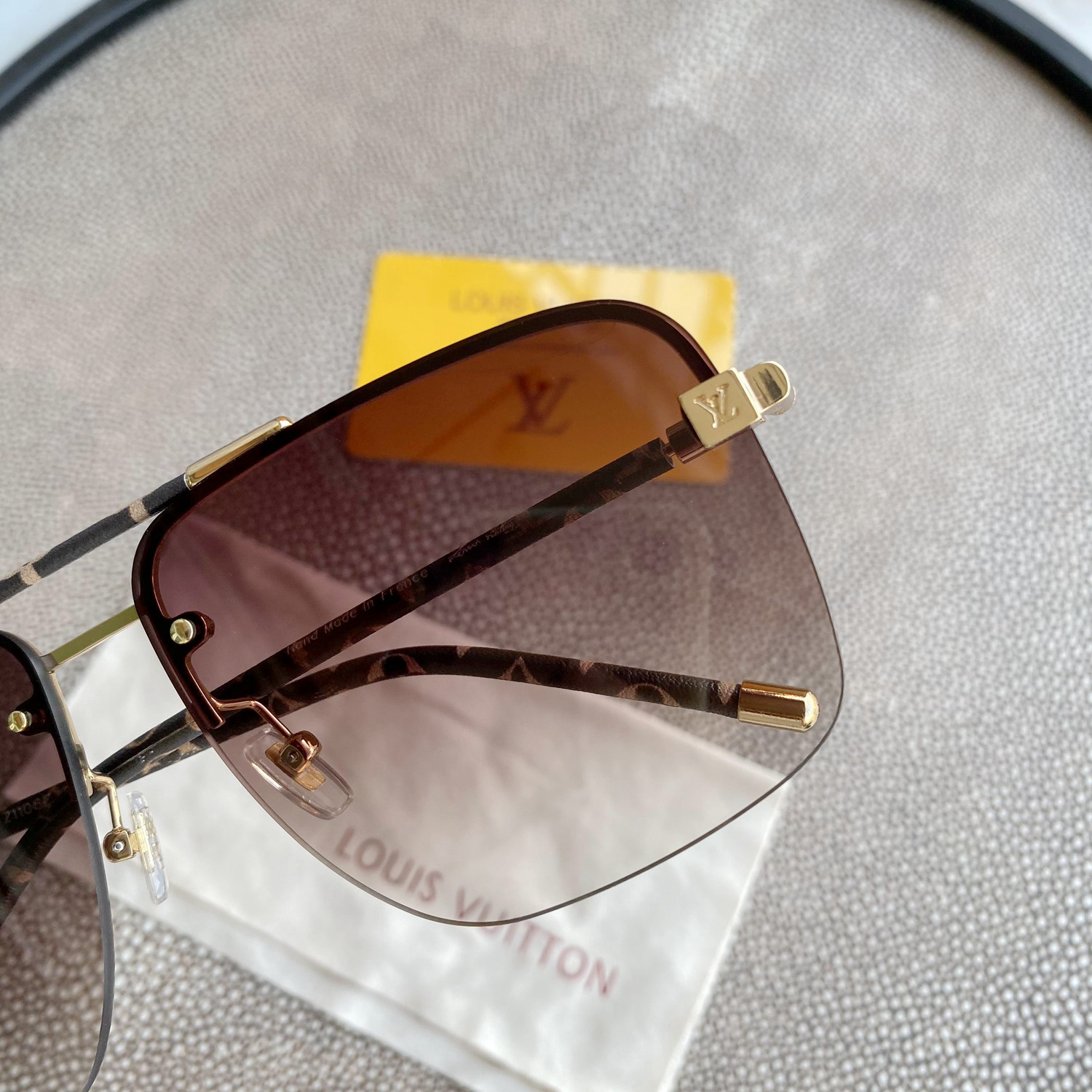 Sa1nt Lau*nt EYEWEAR