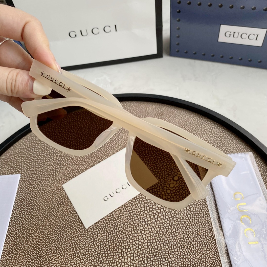 Gvc*1 acetate sunglasses with logo