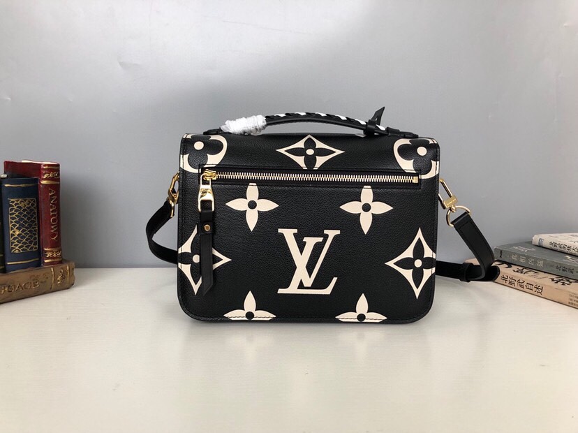 LV CRAFTY POCHETTE MÉTIS