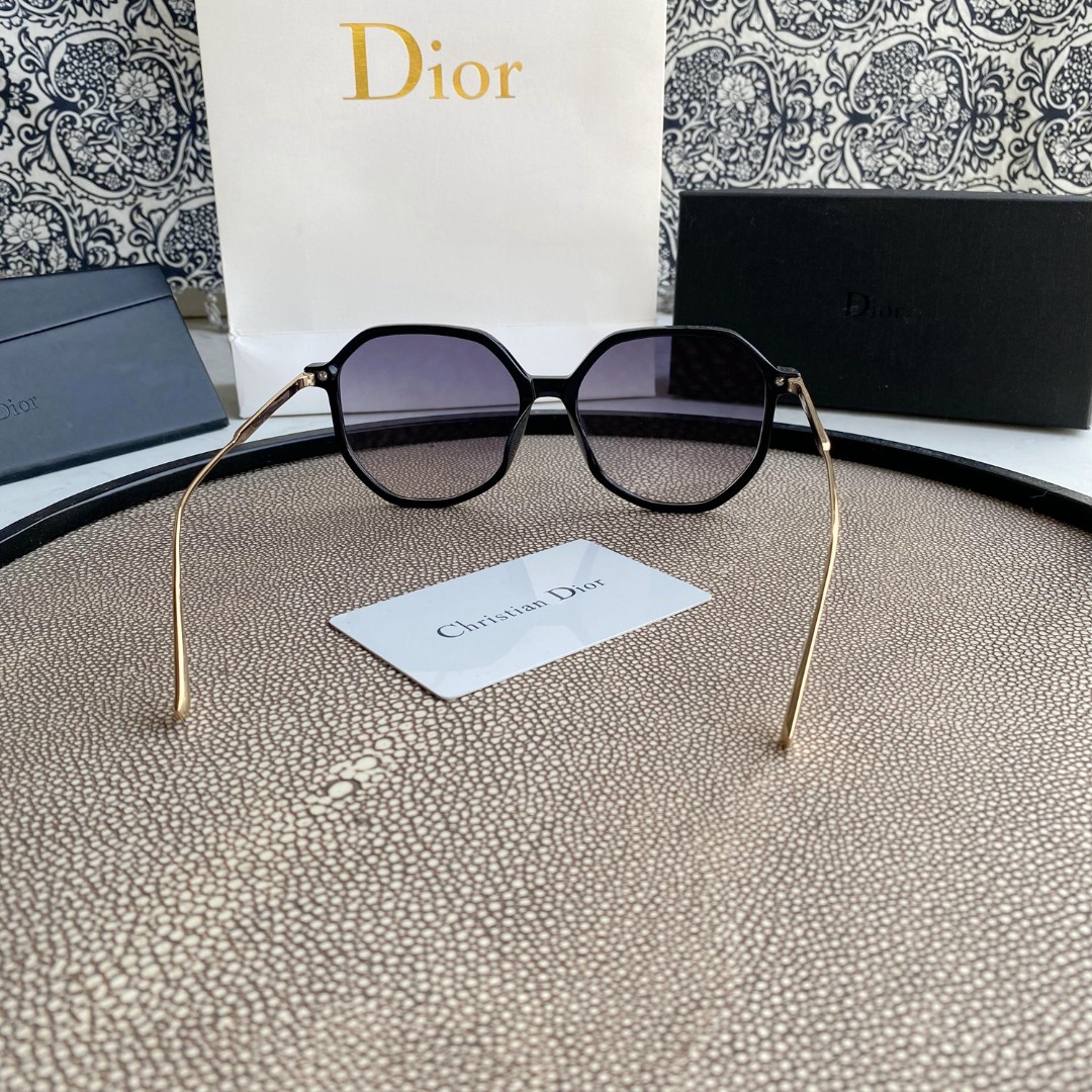 Round Sunglasses