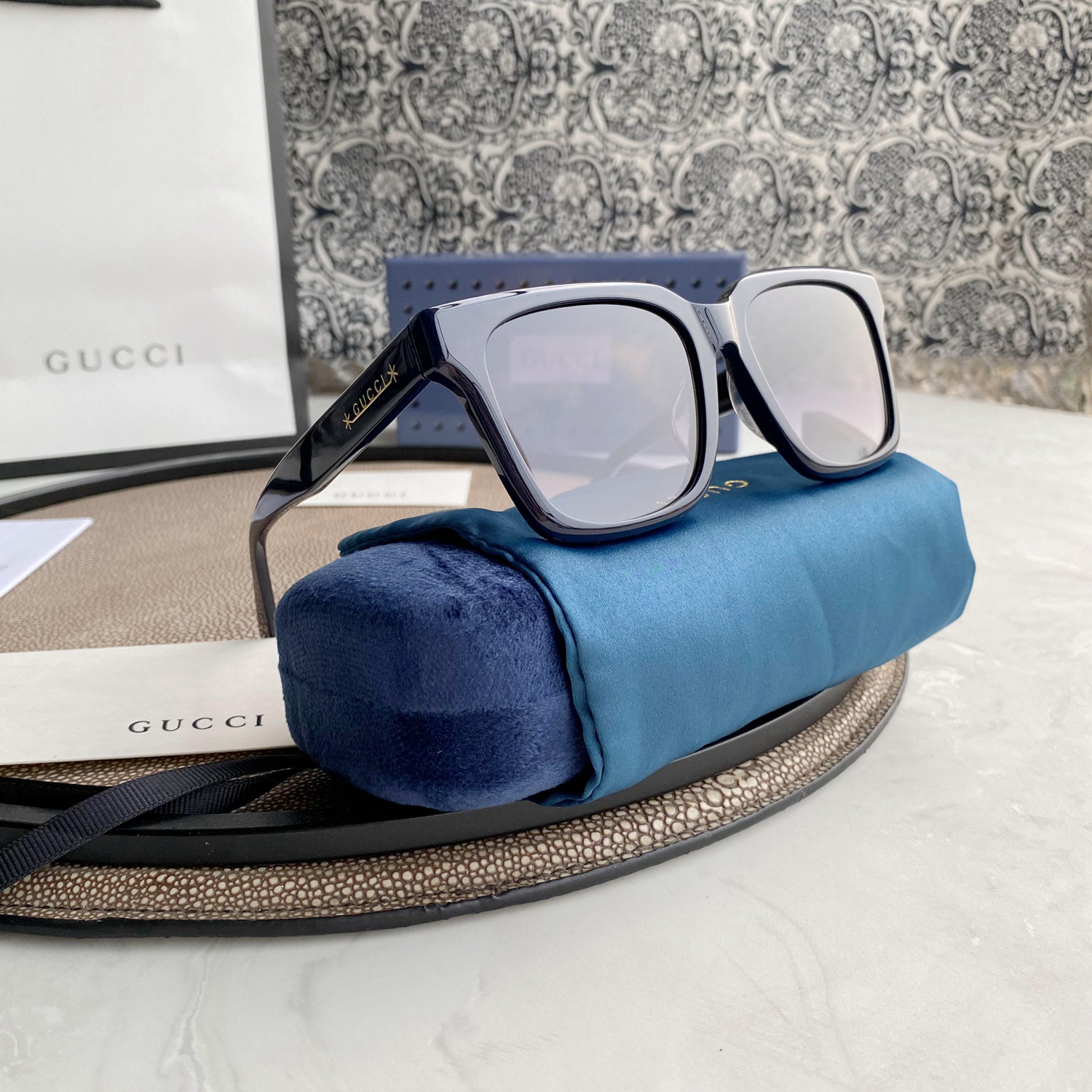 Gvc*1 acetate sunglasses with logo