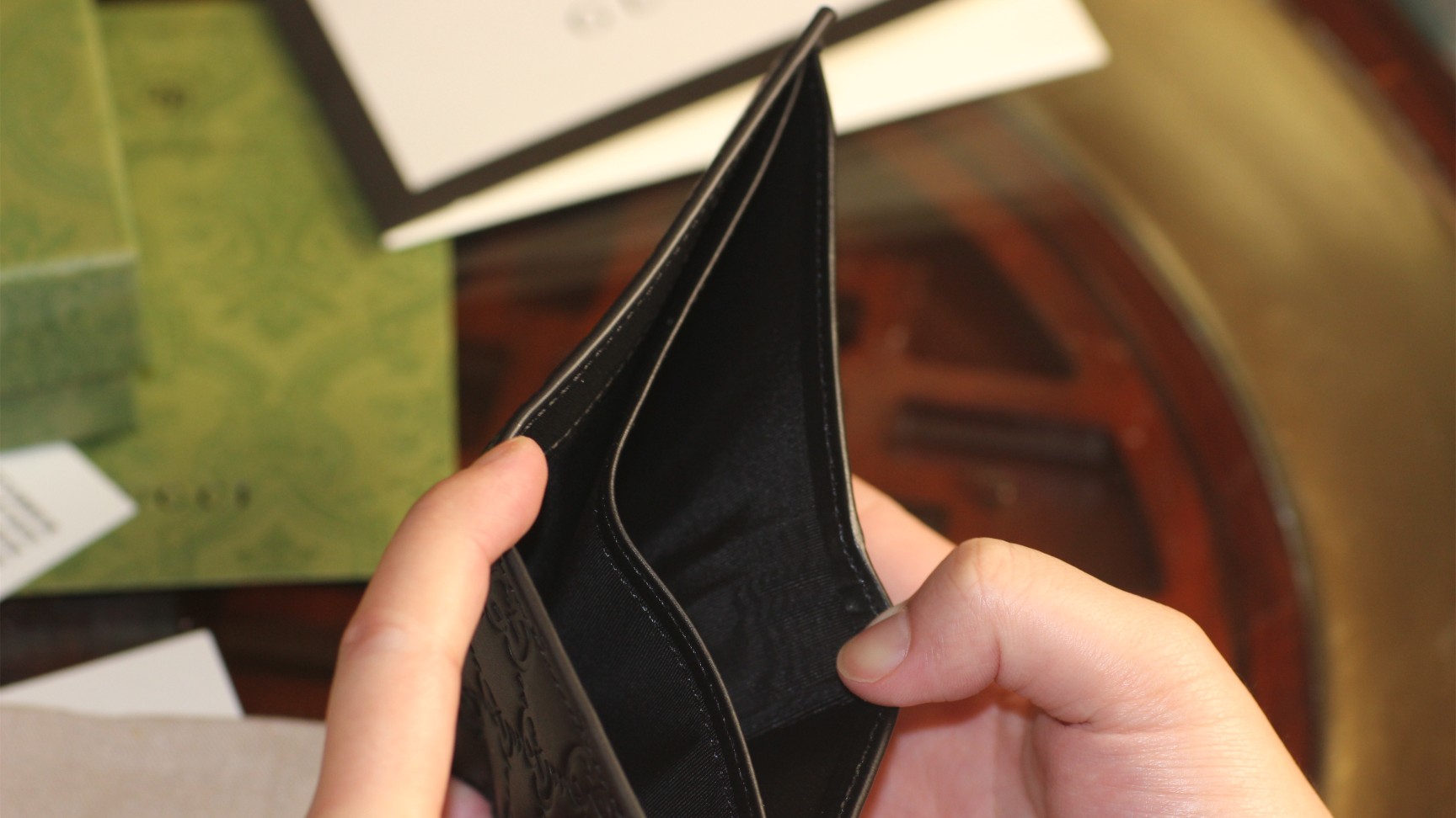 Gvc*1 Signature wallet