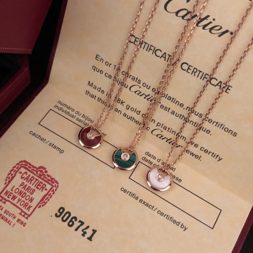 Amulette de Ca*t1er Necklace