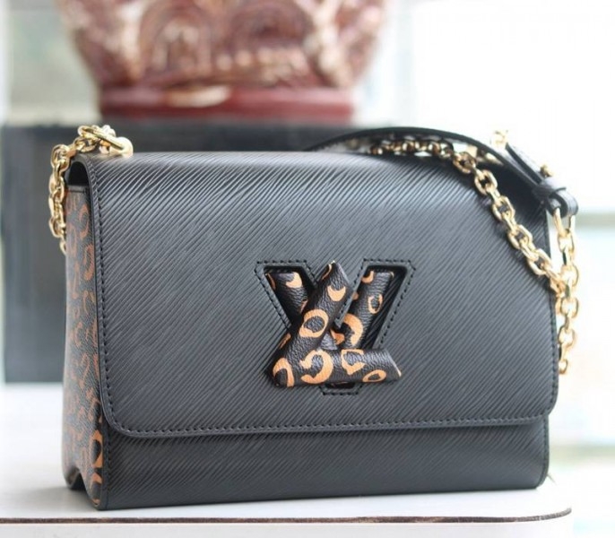 L0vis Vvtt0n Epi Leather Jungle Edition Twist MM Bag In Black