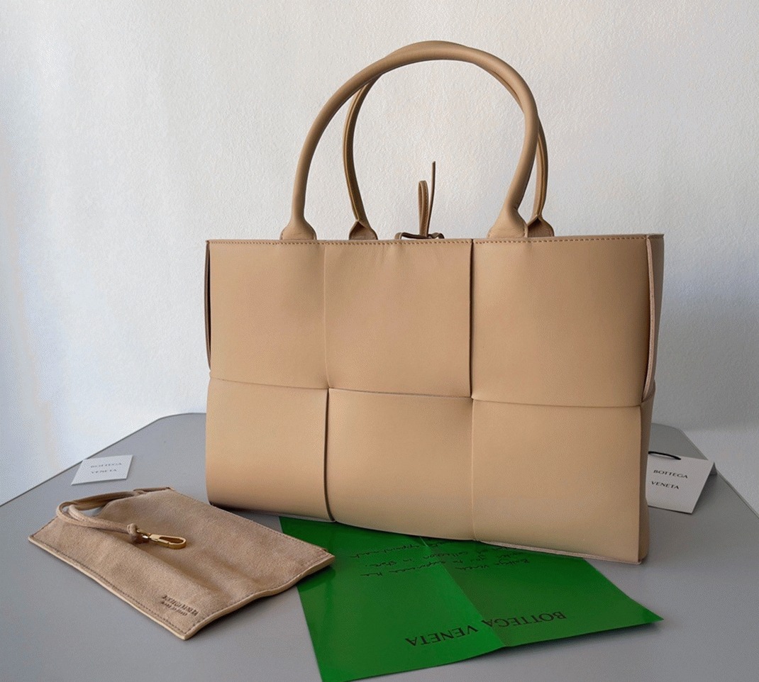 Replica B0tt*ga Ven*ta Arco Medium Tote Beige